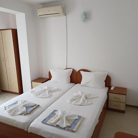 פומורי Guest House Ralitsa מראה חיצוני תמונה