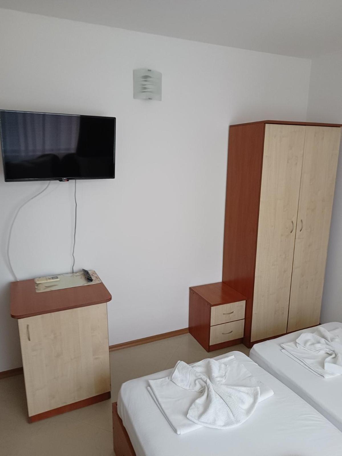 פומורי Guest House Ralitsa מראה חיצוני תמונה