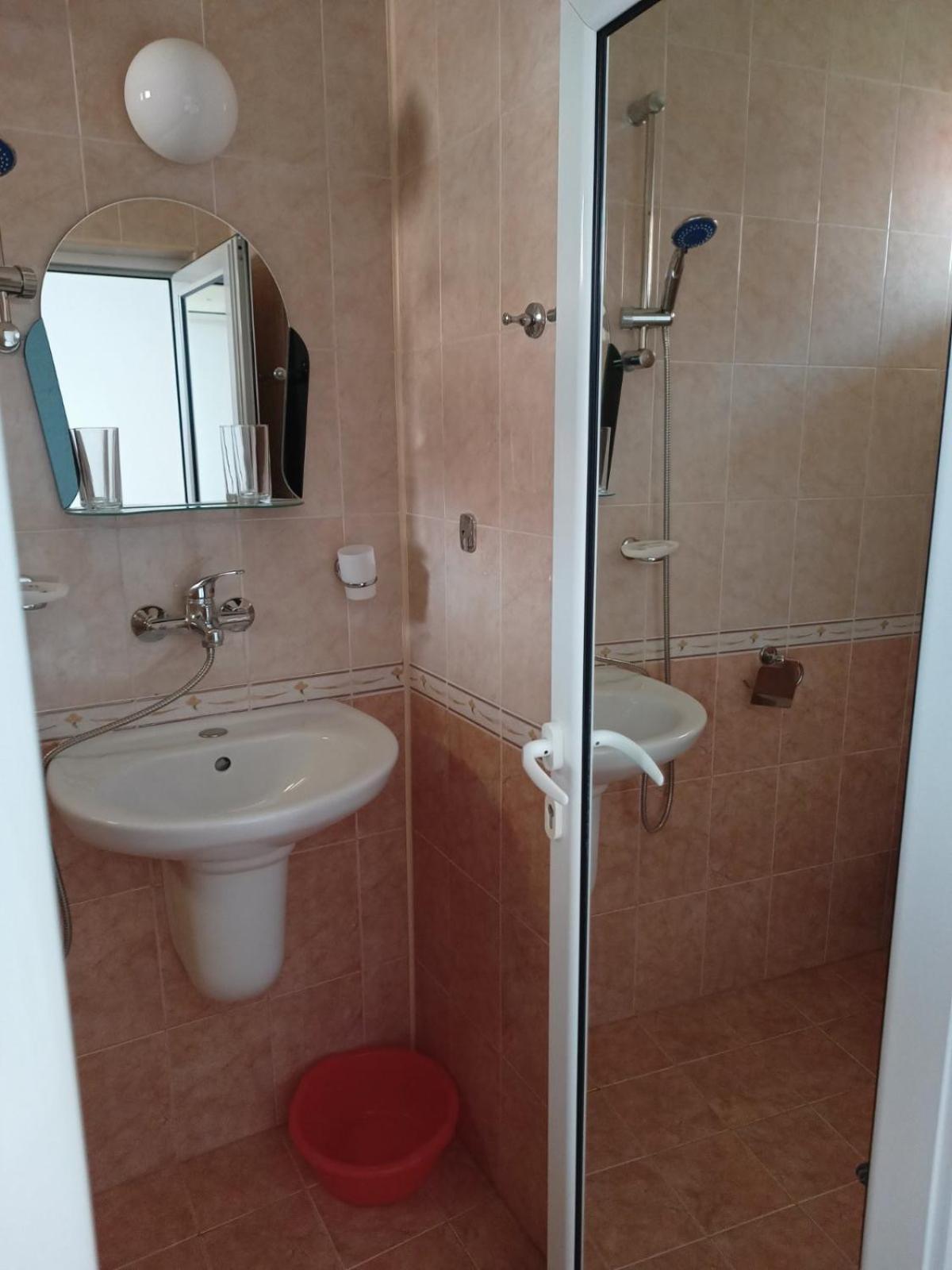 פומורי Guest House Ralitsa מראה חיצוני תמונה