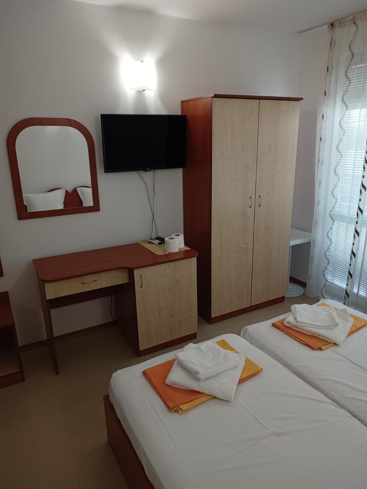 פומורי Guest House Ralitsa מראה חיצוני תמונה
