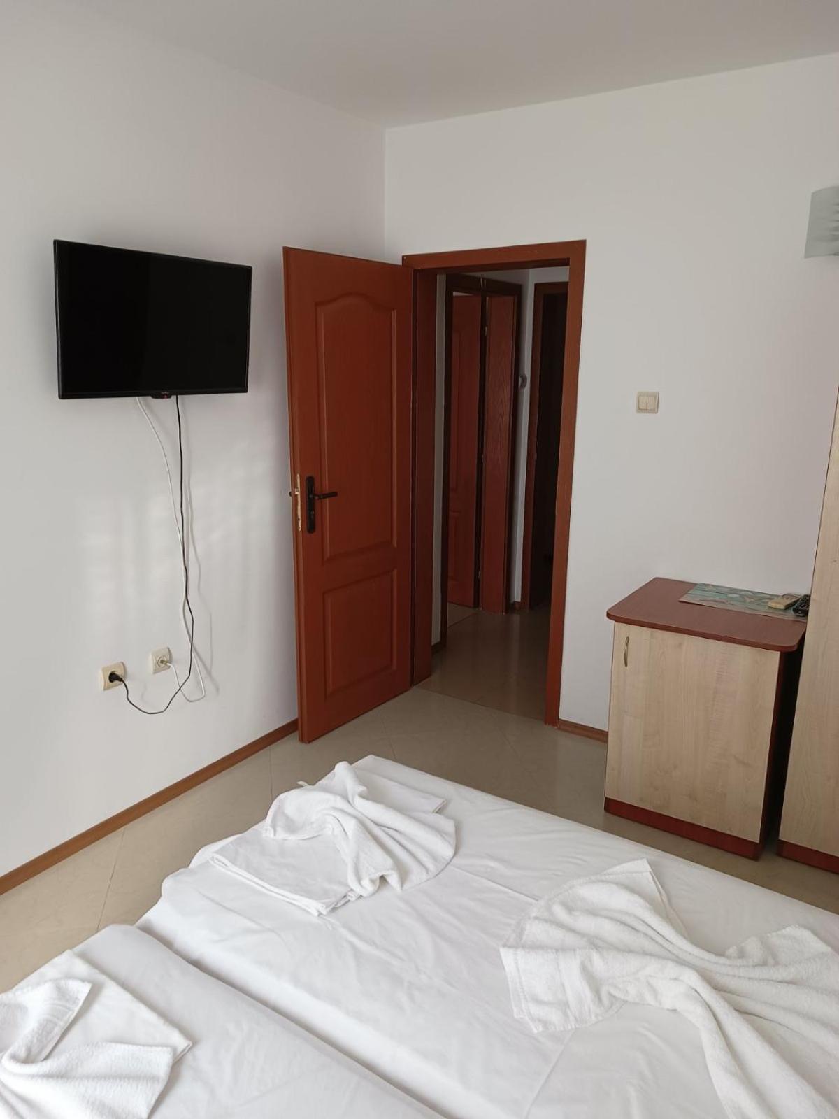 פומורי Guest House Ralitsa מראה חיצוני תמונה